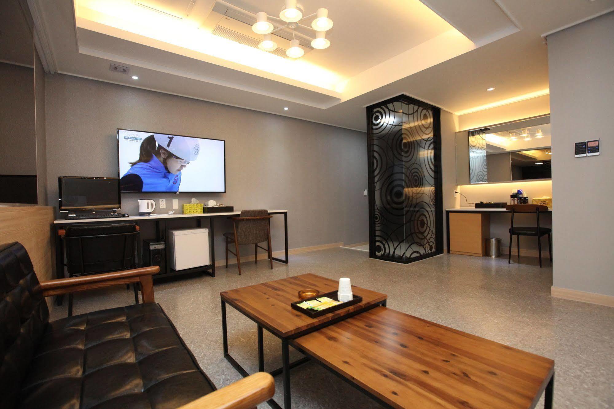 Hotel 500Th Mokpo Exterior photo